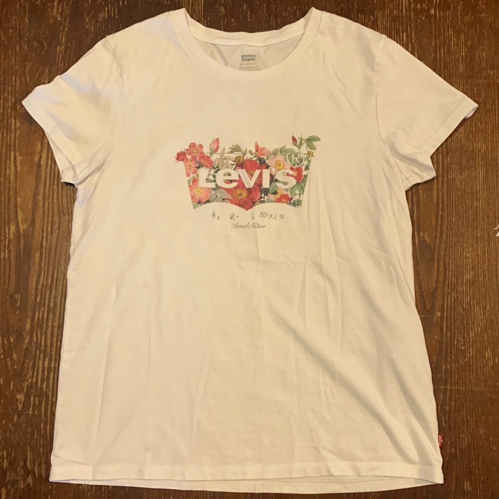Levi tee